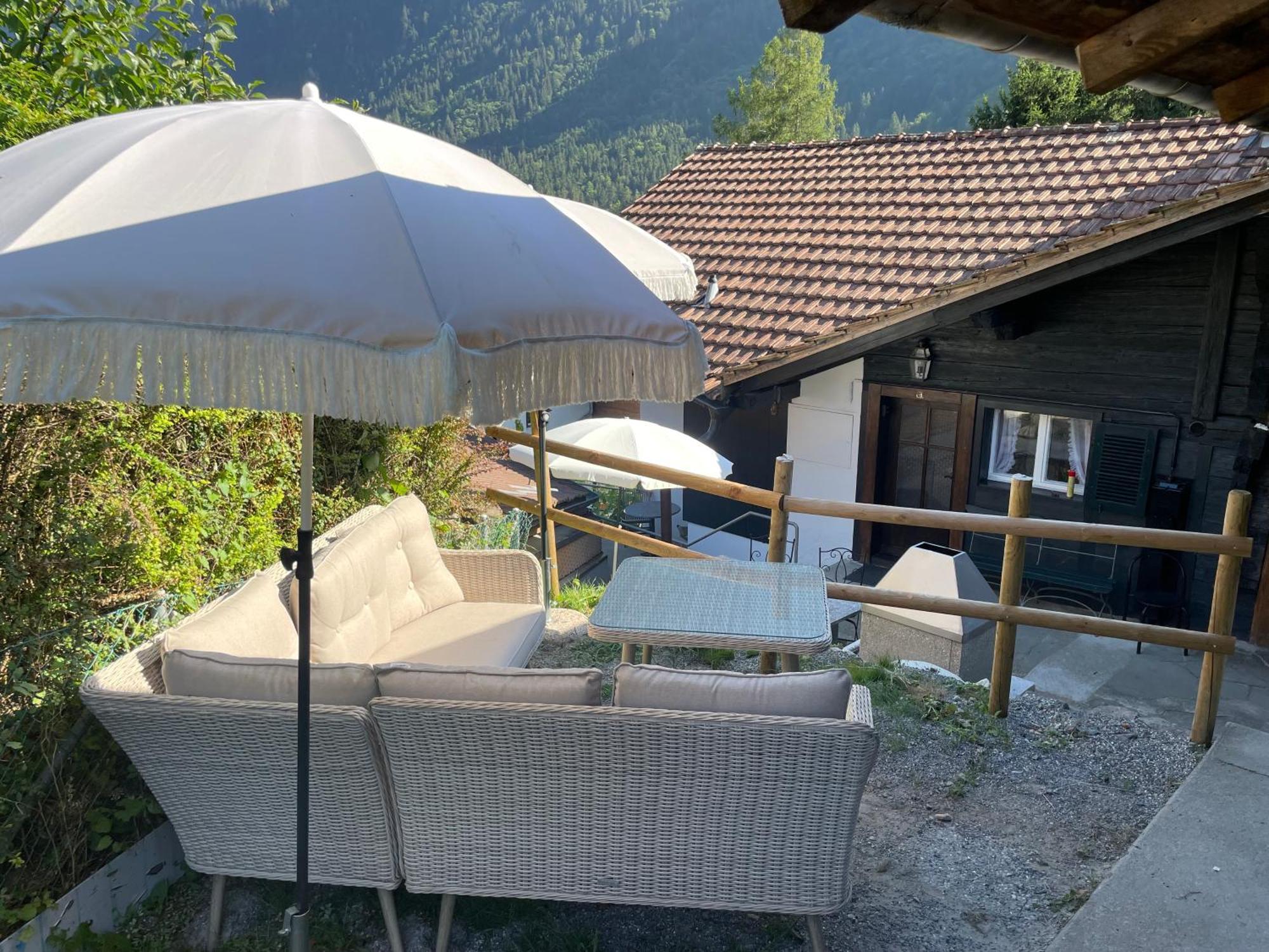 Charming Alpine Retreat By Apartments Capricorn Gsteigwiler Exterior foto